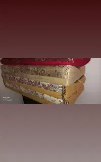 ۱۲ عدد پشتی و متکا