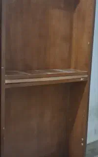 یه عدد کتاب خانه به فروش می رسد