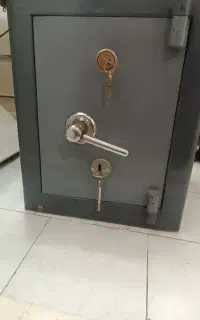 صندوق فلزی سنگین