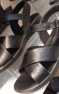 تک فروشی به قیمت عمده