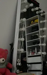 ایینه گریم همراه با چراغ