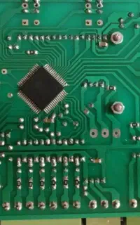 تعمیرات الکترونیک ، کامپیوتر و خدمات اینترنتی