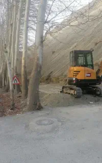 خدمات با مینی بیل