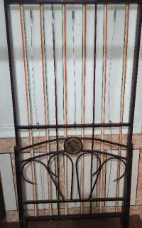 تخت آهنی