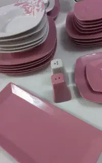 سرویس سرامیک غذاخوری و صبحانه خوری صورتی