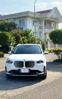 بی ام وه IX1 30L