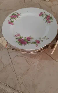 تعدادی ظروف اشپز خانه نو تو کارتون