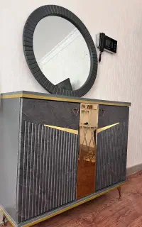 جاکفشی ، کنسول و آینه