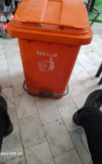 سطل زباله پدالی