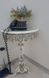 میزتلفن آهنی کارشده، نونو