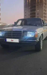 بنز ۲۰۰  ۱۹۸۲