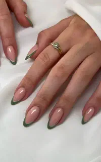 خدمات کاشت ناخن فقط680