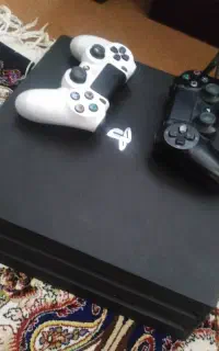 ps4پرو دو دسنه