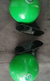 بوق ایسوزویی و پشت سر صندلی اسپورت