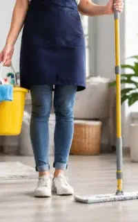 استخدام خانم برای نظافت