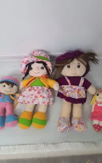 تعدادی عروسک