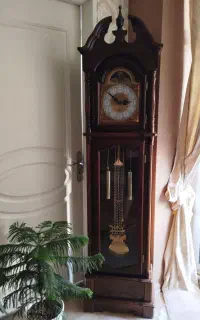 ساعت چوبی ایستاده