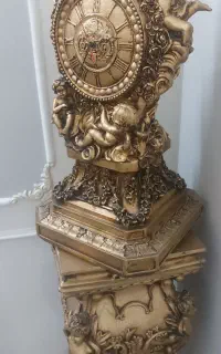 ساعت پایه دار