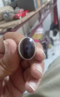 انگشترنقره کاردست دومهرسنگ عقیق یمنی چشم گربه ای