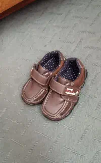 کفش بچگانه