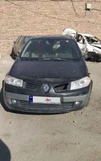 مگان ۲۰۰۰ تصادفی اتومات
