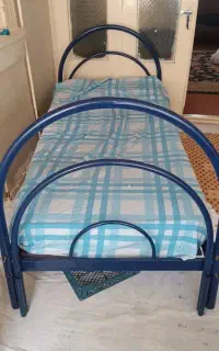 تخت خواب فلزی در حد نو