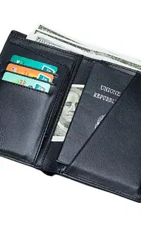 کیف مدارک مشکی رنگ بنام عظیم مزرجی گم شده