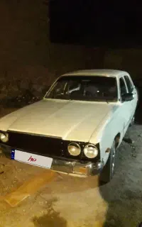 تویتا کرونا مدل ۱۹۷۸ رنگ سفید کرم