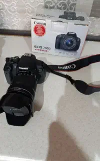 دوربین canon مدل 700D