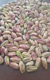 مغز پسته سبز