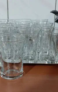 کتری به همراه استکان