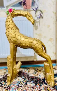 مجسمه دکوراتیوطلایی طرح زرافه