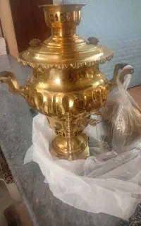 سماور زغالی  اصل مهر دار   با قوری