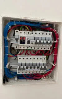 برقکار ساختمان و صنعتی / عیب یابی فوری برق.