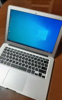 MacBook Air 2017 i5 بسیار تمیز