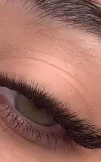آموزش و استخدام اکستنشن مژه و لیفت و لمینت