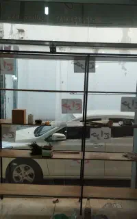 قفسه ایستاده