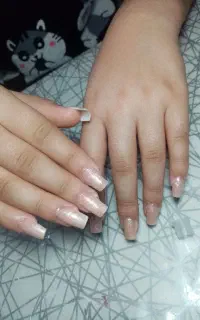 کاشت ناخن فقط300