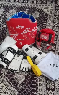 لباس مبارزه تکواندو