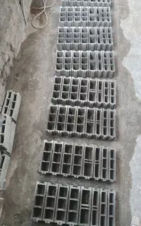 کارگر بلوک زن و پالانه