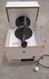 یک دستگاه برقی ریسندگی بافندگی خانگی کامل نو هست