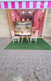 ۹ عدد صندلی و ۱ عدد میز ۴ نفره
