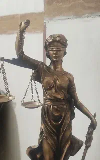 خدمات حقوقی ،وکالت کلیه دعاوی حقوقی،خانواده،کیفری