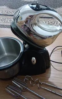 هم زن برقی.
