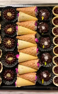 حلوا و خرما مخصوص مجالس و مناسبت‌ها،بسته‌بندی لوکس