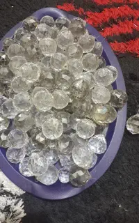 حدودا ۴۰ کیلو کریستال های مختلف