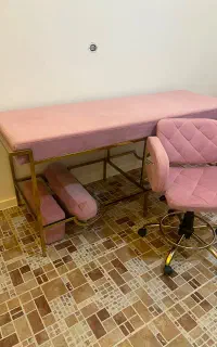 فروش سرشور آرایشگاهی + تخت مژه در حد نو