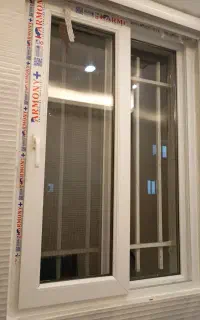 پنجره دوجداره و توری کشویی (پلیسه)