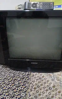 یکدستگاه تلویزیون ۲۱ اینچ