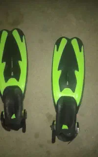 کفش‌‌غواصی‌کم‌کار‌وسالم